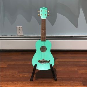 Makala Shark Soprano Ukulele (Green)